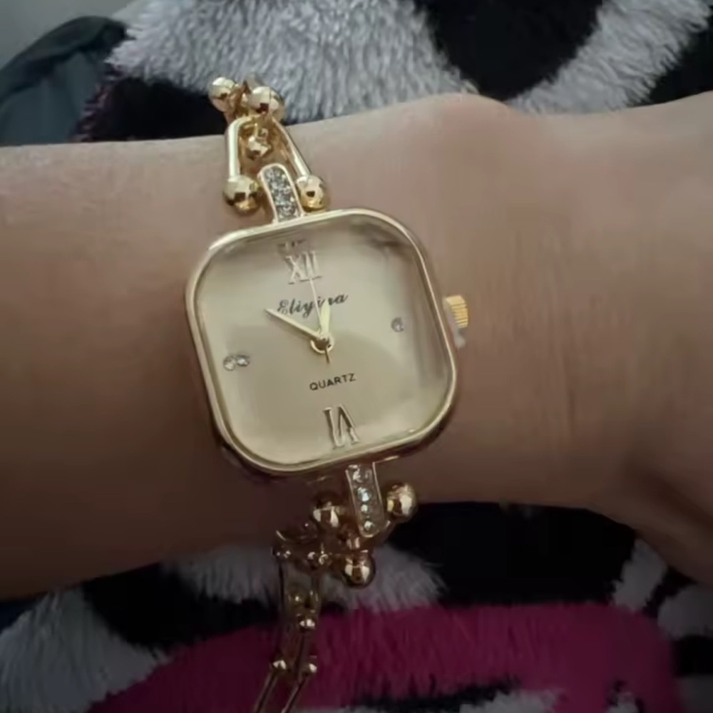 Graduated Link Classic Elegant Gold Women's Bracelet Watch - Picture 5 of 6